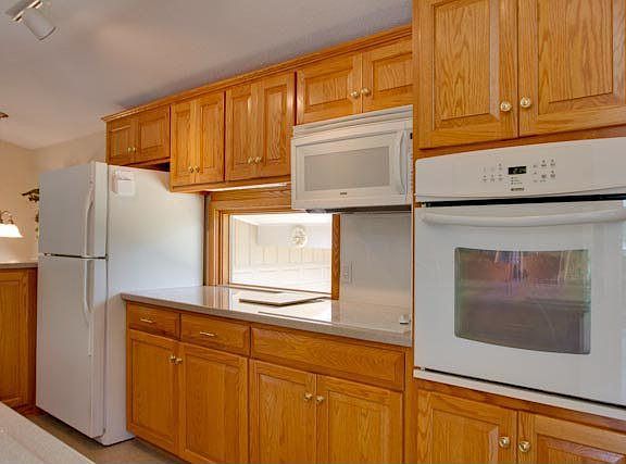 3rd image of 3206 Clement Dr