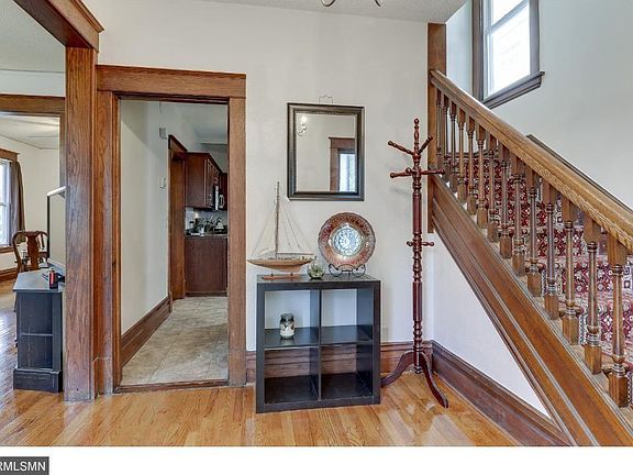 4th image of 800 Aurora Ave