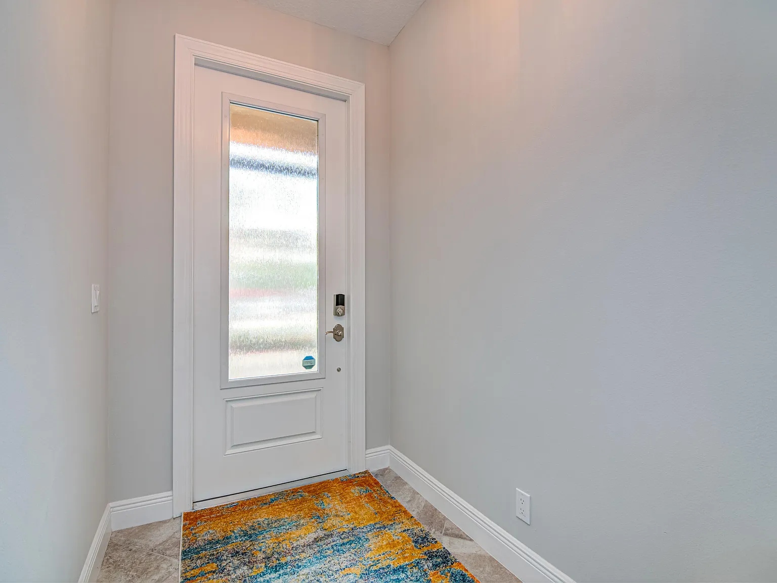 3 bed, 2.5 bath, 2335 sqft, $7,500 — Photo 2