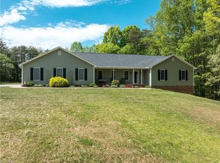 8607 Boones Landing Dr, Stokesdale, NC 27357