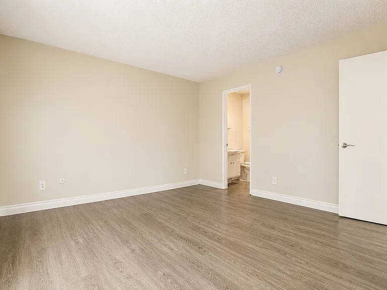 18100 Roscoe Blvd Northridge, CA 91325 — Photo 28