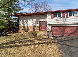 3707 Granada Ct N, Oakdale, MN 55128