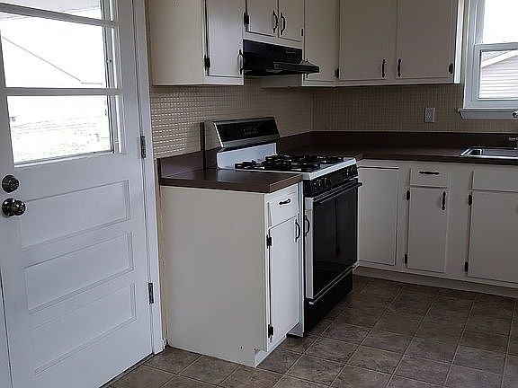 Kitchen - gas stove