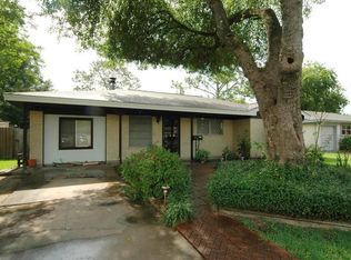 1402 N Noble Rd, Texas City, TX 77591