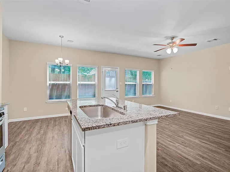 3614 Vista Pointe Dr — Photo 6