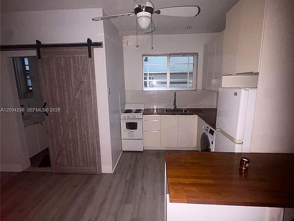 3rd image of 637 12th St APT 6