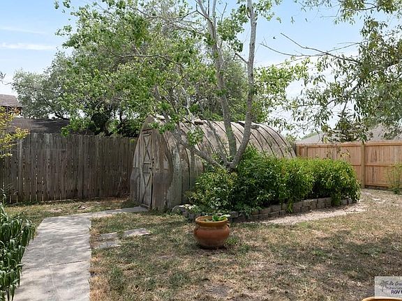 5th image of 116 Hodges St