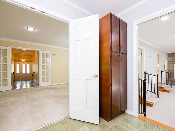 4th image of 7 Wingate Dr