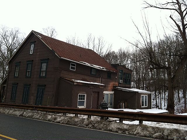 2nd image of 1852 Route 565