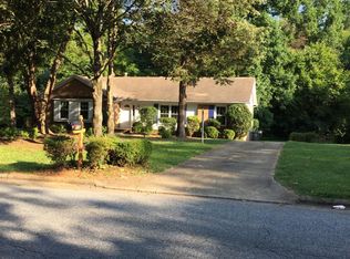 208 Peach Orchard Dr, Greensboro, NC 27455