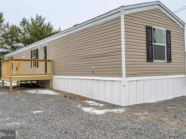 97 Saint Clairs Vlg, Morgantown, WV 26505