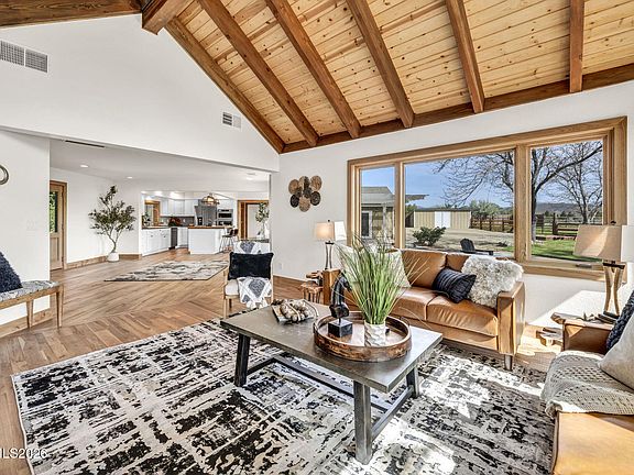 5th image of 1097 Meadowlark Cir