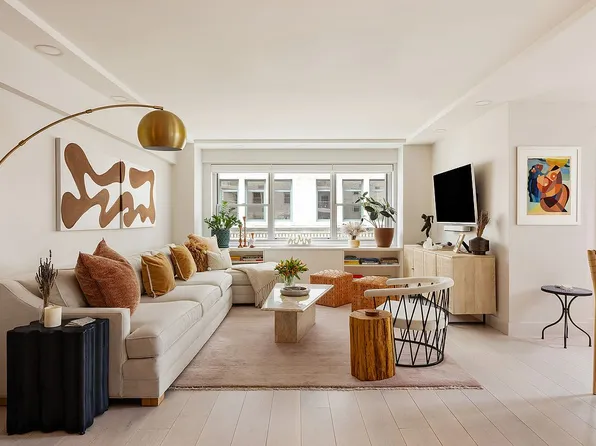 70 E 10th St APT 7A, Manhattan, NY 10003
