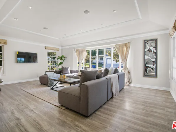 9509 Cresta Dr, Los Angeles, CA 90035