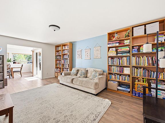 3rd image of 616 Island View St
