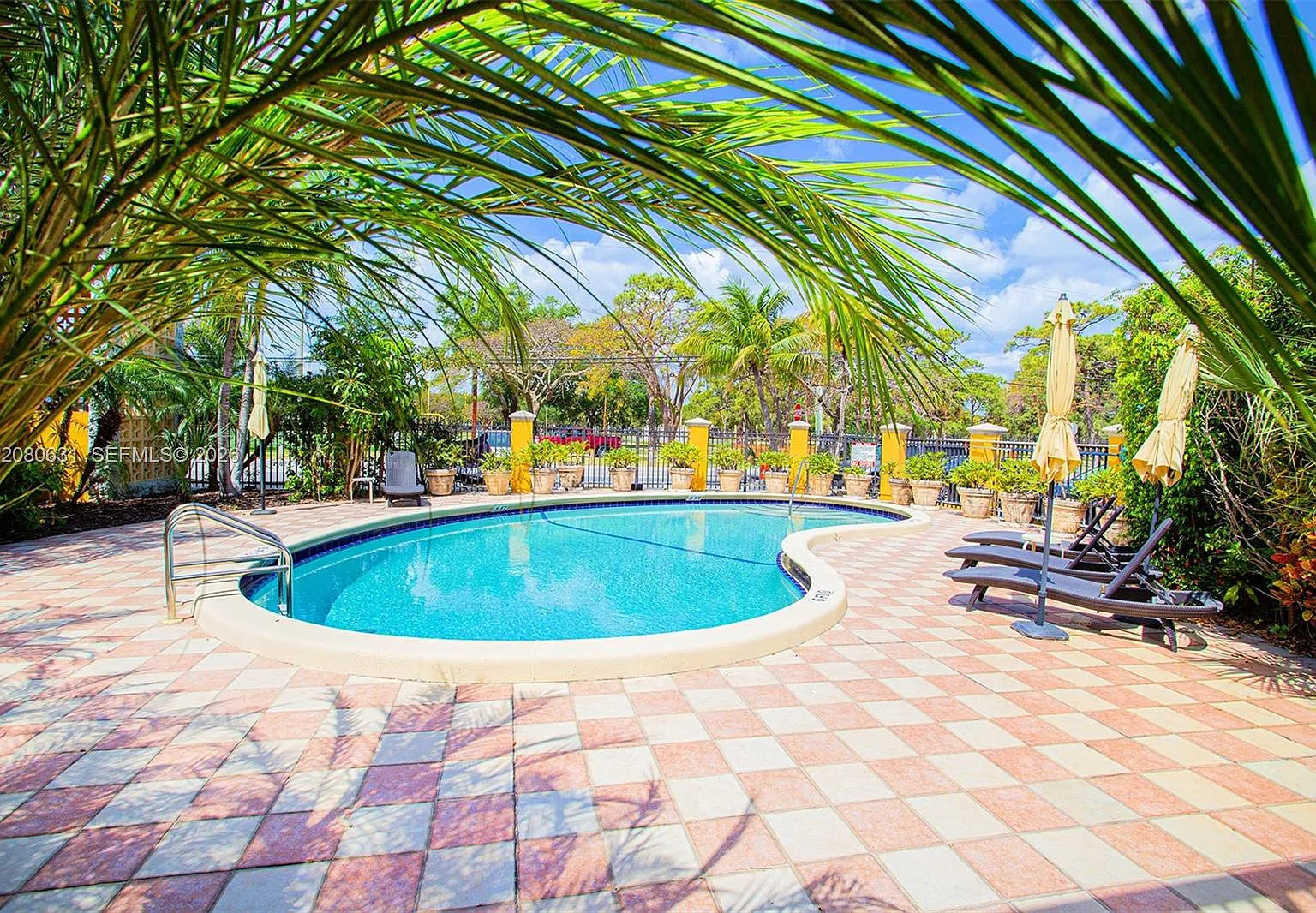 Sevilla Courts Condo — Photo 1