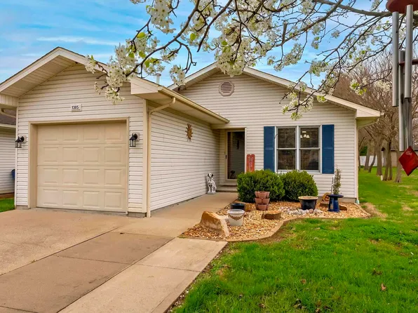 1305 E 9th St, West Frankfort, IL 62896