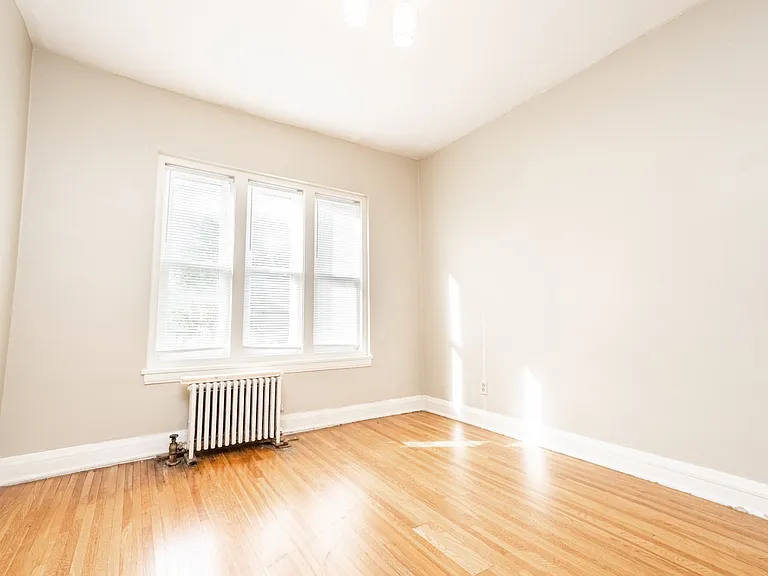 Step into the inviting interiors of Central Lakes of Uptown, where natural light illuminates spacious living areas. Enjoy modern amenities and a vibrant community atmosphere. Schedule your tour today and find your new home!