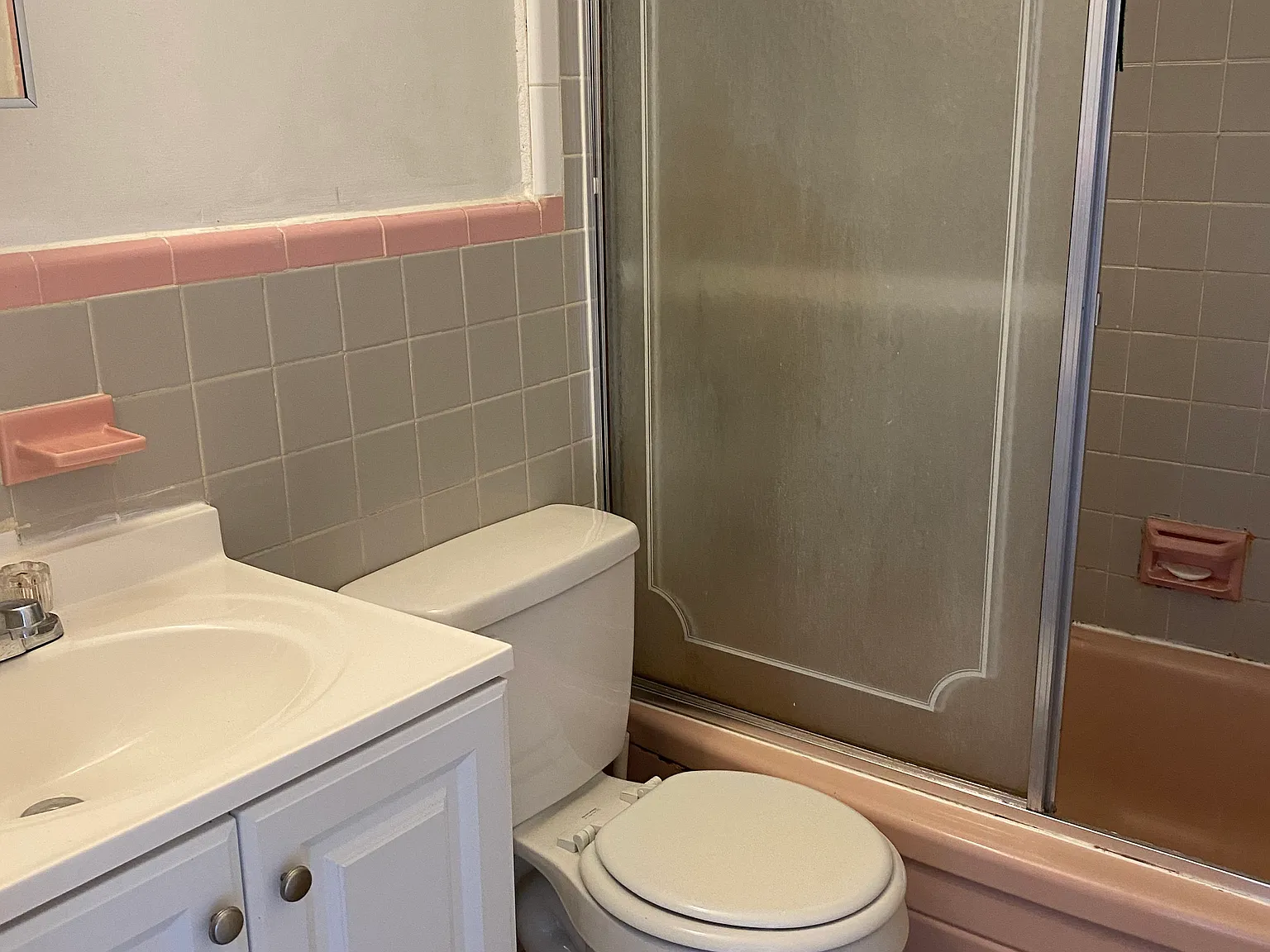2 bed, 820 sqft, $2,400 — Photo 3