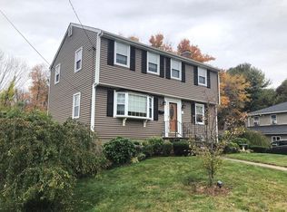 25 Puddingstone Ln, Bellingham, MA 02019