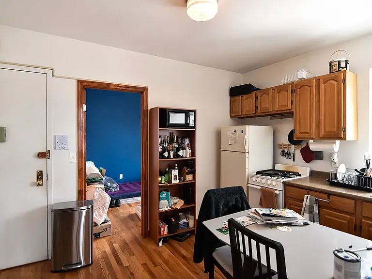 166 N 7th St #14 — Photo 2