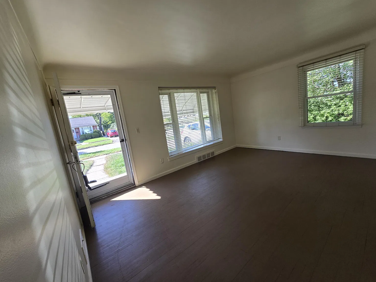 2 bed, 1.0 bath, 797 sqft, $1,375 — Photo 3