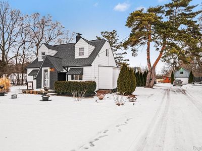 6272 W Court St, Flint, MI, 48532
