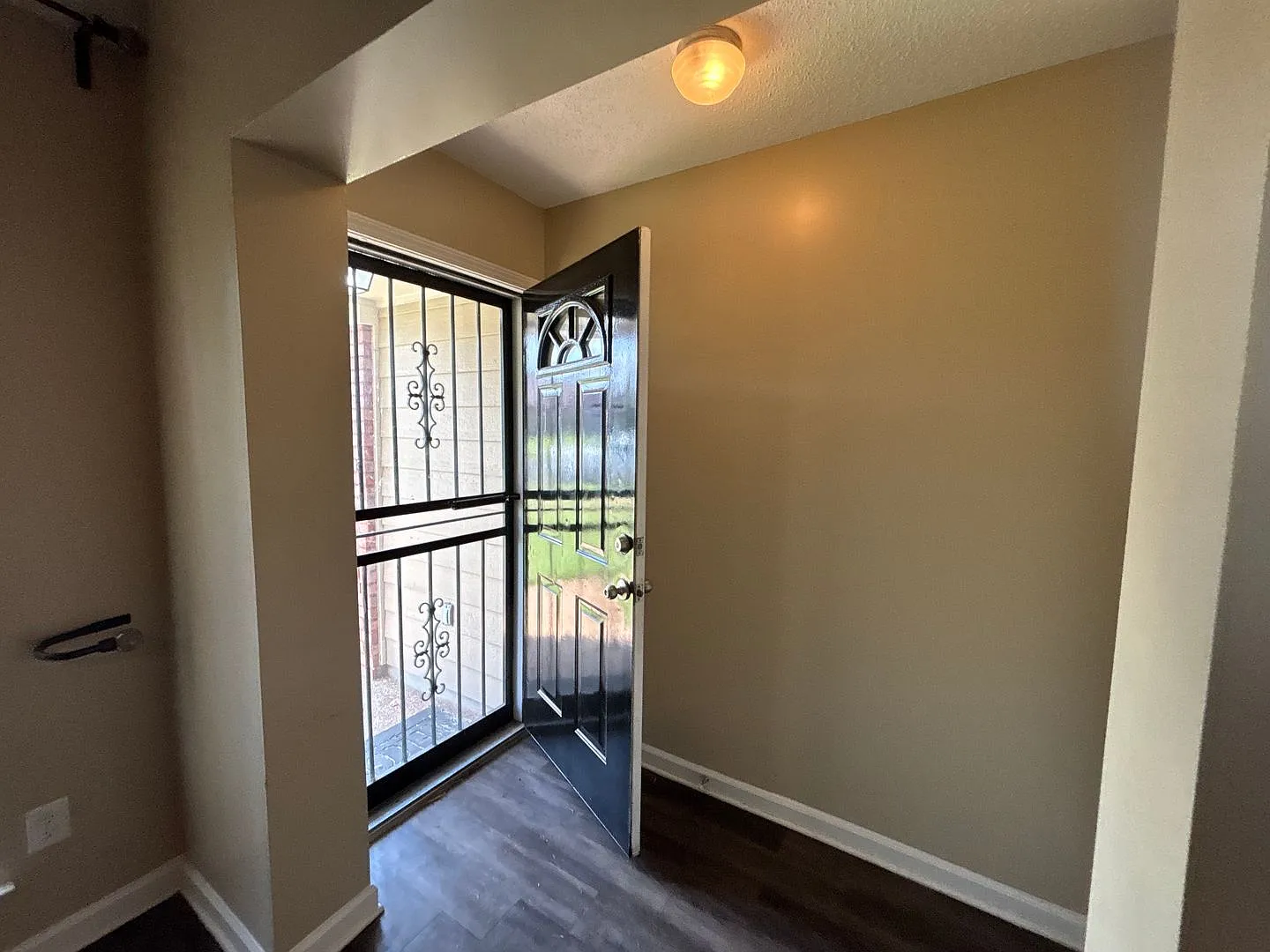 Welcome to 6612 Dawnhill Road! — Photo 4