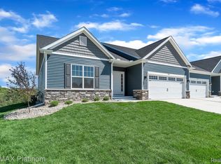 863 Oakwood Cir #23, Fenton, MI