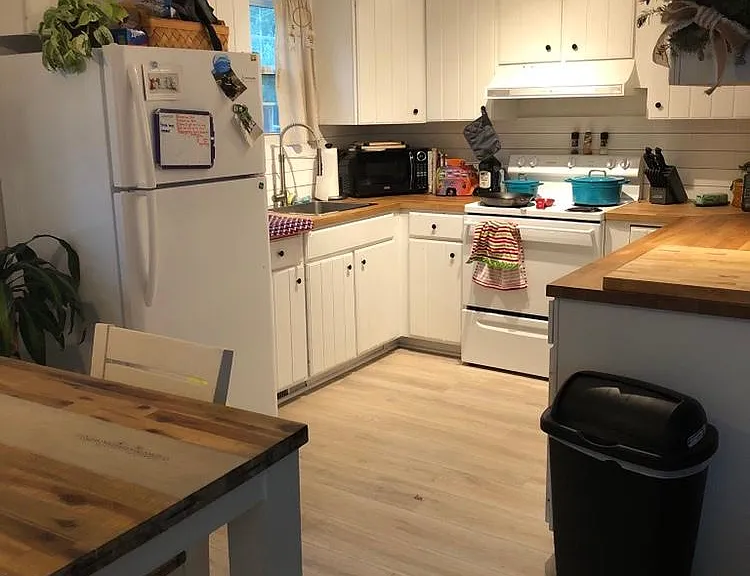 1435 Marion Cir #1 — Photo 2