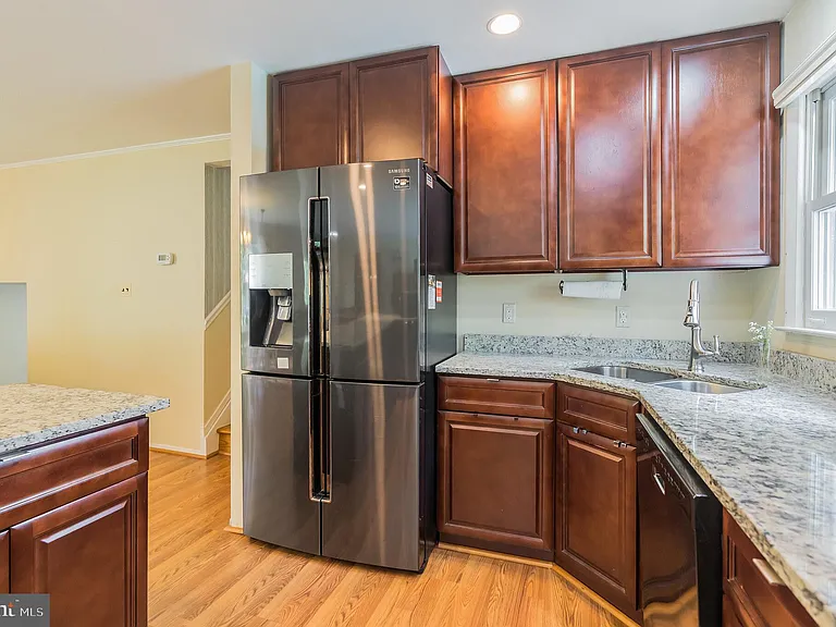 7011 Hadlow Dr — Photo 13