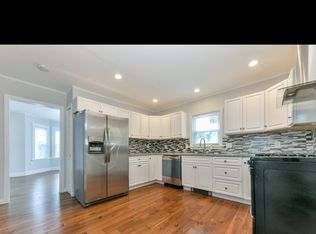 3 Fountain St, Peabody, MA 01960