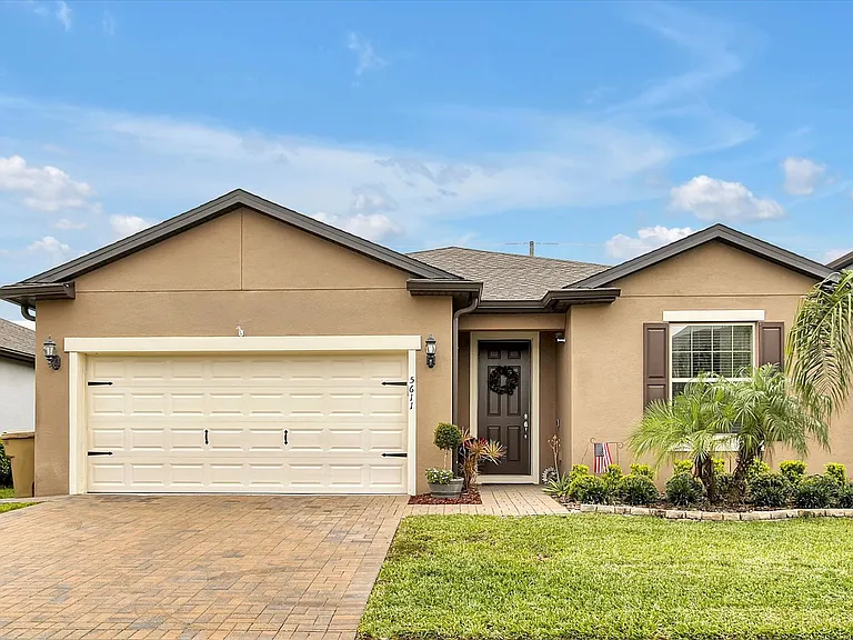 5611 Barletta Dr — Photo 2