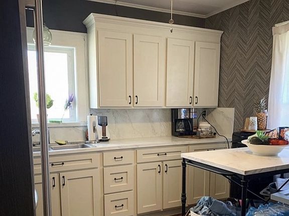 4th image of 13 Malvern Pl Floor 2