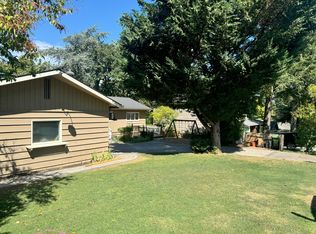 1775 Kilkenny Rd, Lake Oswego, OR 97034