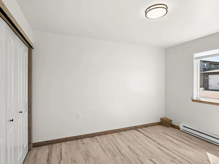 Pineview Apartments — Photo 9