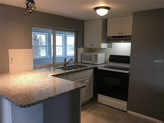 5th image of 3736 Kingsbury Dr