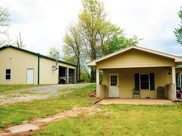 308 E 233rd St, Cleveland, MO 64734