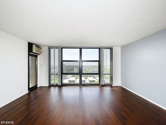 4th image of 3001 S Michigan Ave Unit 1203