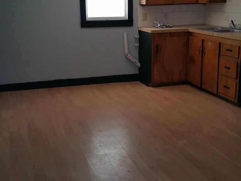 1825 S Greenwood Ave — Photo 9