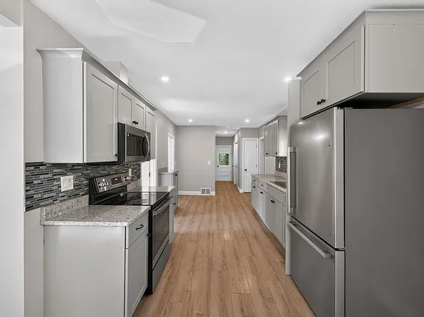 9 Highland St, Boylston, MA 01505