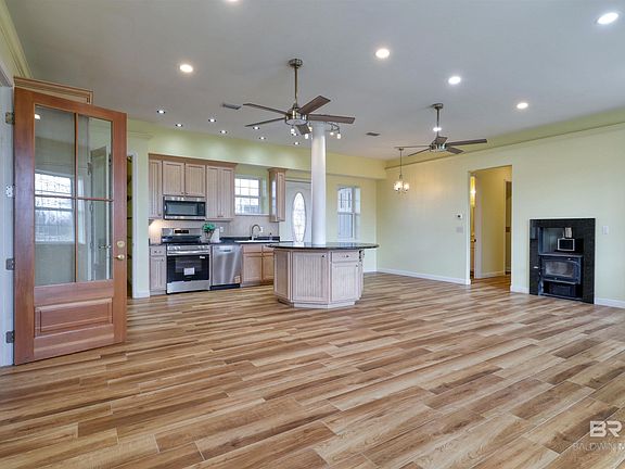 3rd image of 28461 Gardner Rd