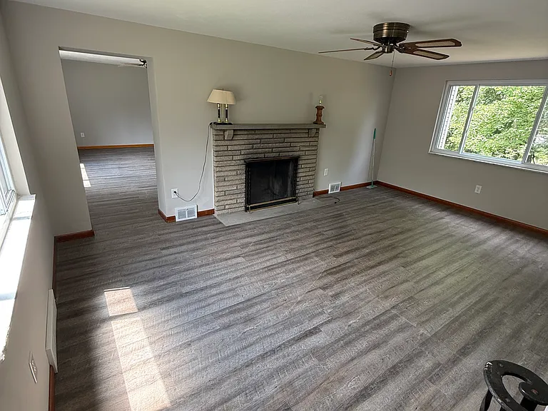 520 Main Blvd — Photo 5