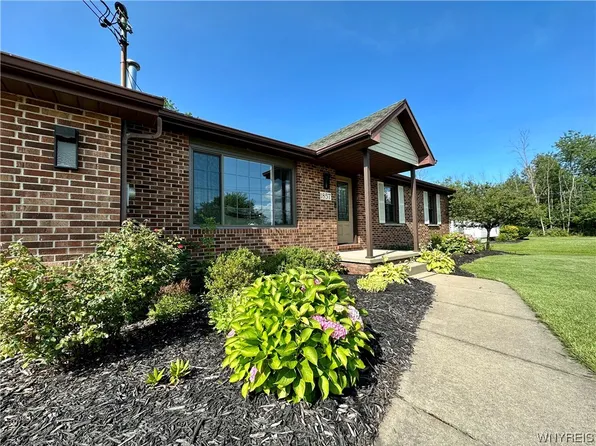 1857 Webb Rd, Grand Island, NY 14072