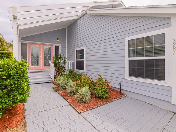4th image of 3267 NE Cataraman Ter