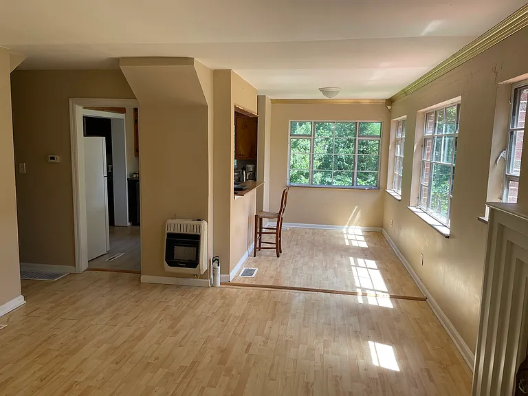 1313 Nichols Pl — Photo 2