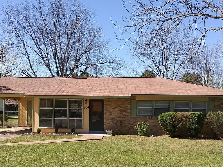 506 Ewell St SW — Photo 1