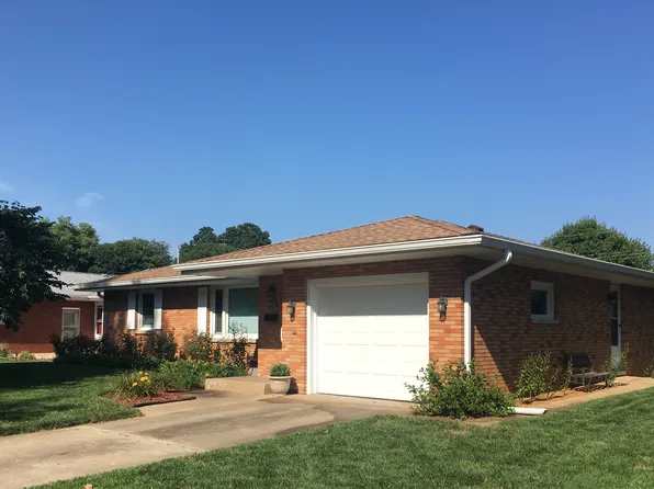 1902 Southview Ct, South Jacksonville, IL 62650