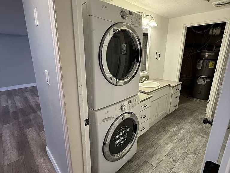 320 N 400 E — Photo 4