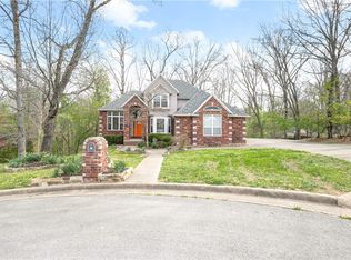 310 Laurinda Dr, Bentonville, AR 72712